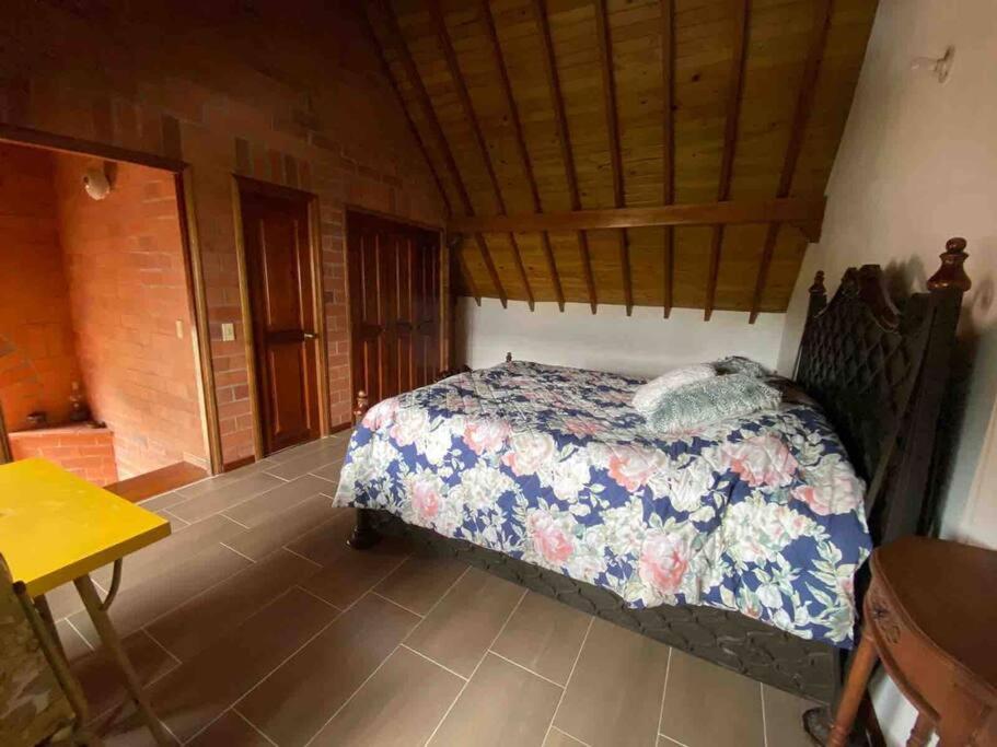 Hermosa Casa , Con Parqueadero En Rionegro Cerca Al Aeropuertoヴィラ エクステリア 写真