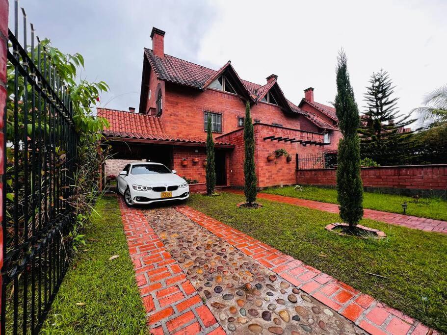 Hermosa Casa , Con Parqueadero En Rionegro Cerca Al Aeropuertoヴィラ エクステリア 写真