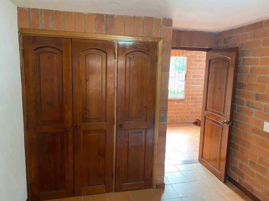 Hermosa Casa , Con Parqueadero En Rionegro Cerca Al Aeropuertoヴィラ エクステリア 写真